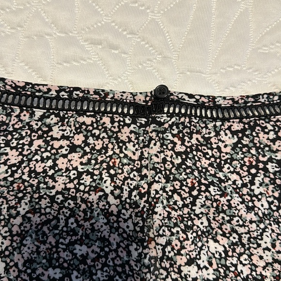 Loft Outlet Size Large Spring Print Bell Sleeve Long Shirt - Picture 6 of 6